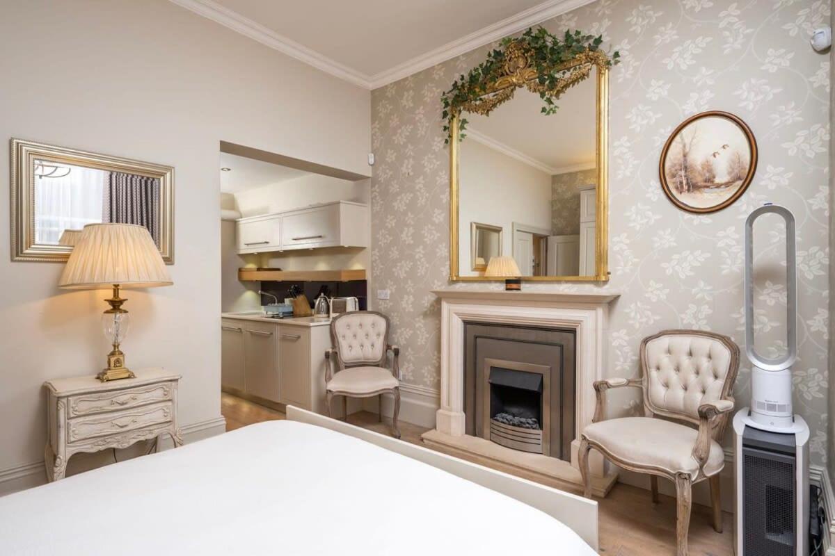 Charming Chelsea Studio Your Cozy Urban Retreat Λονδίνο Εξωτερικό φωτογραφία