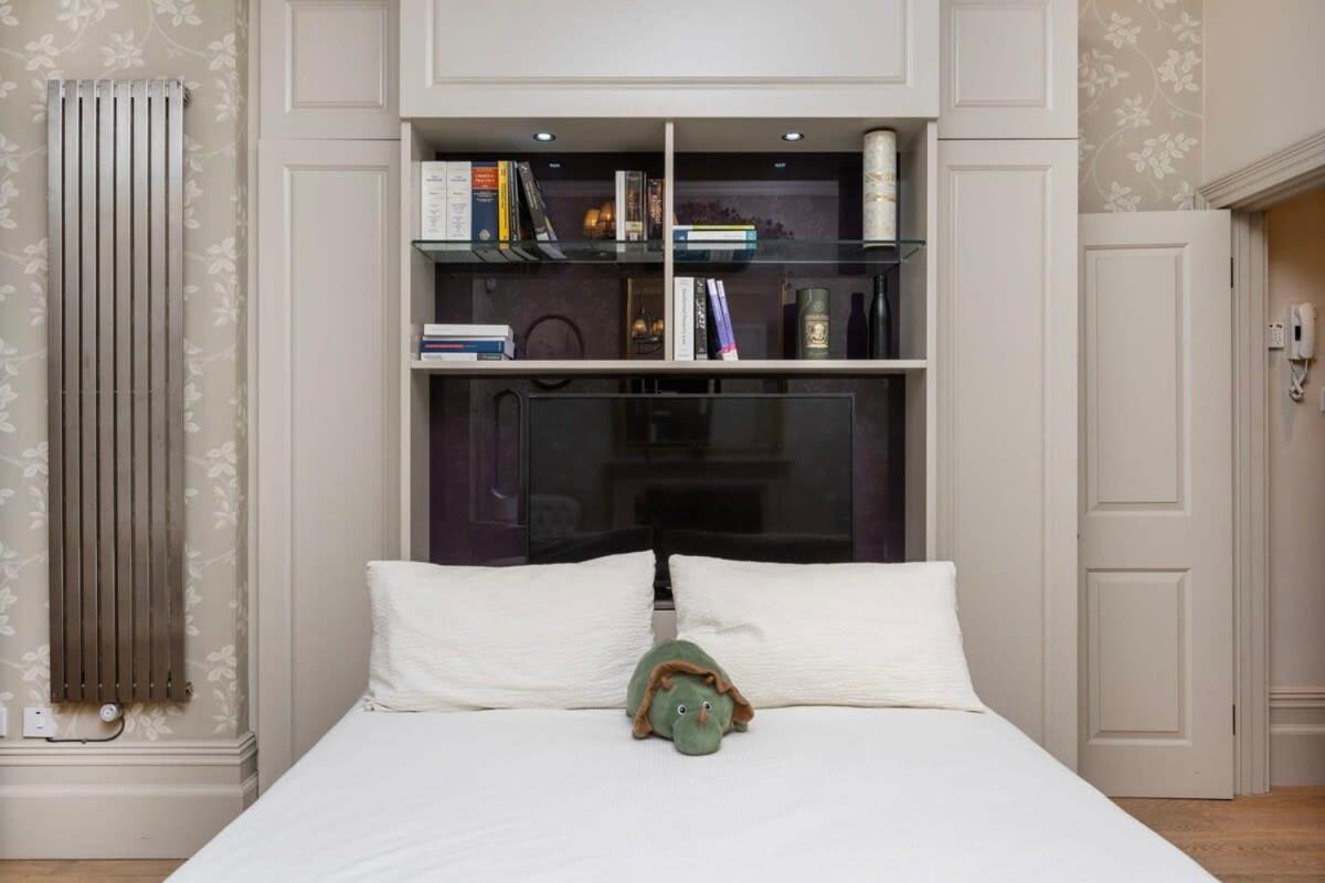 Charming Chelsea Studio Your Cozy Urban Retreat Λονδίνο Εξωτερικό φωτογραφία